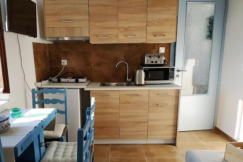 Ariadne,Traditional Apartment In Centre Of Poros Poros Town ภายนอก รูปภาพ