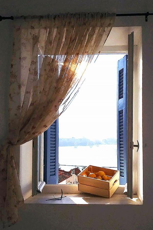 Ariadne,Traditional Apartment In Centre Of Poros Poros Town ภายนอก รูปภาพ