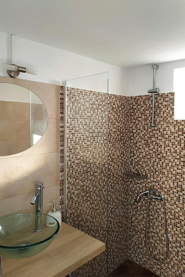 Ariadne,Traditional Apartment In Centre Of Poros Poros Town ภายนอก รูปภาพ