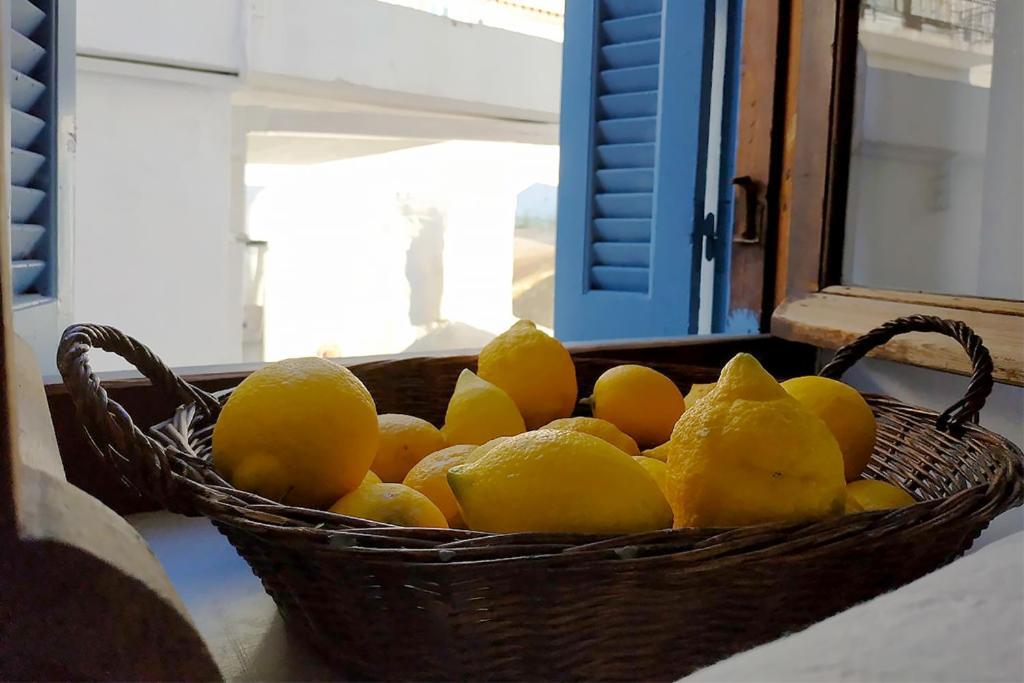 Ariadne,Traditional Apartment In Centre Of Poros Poros Town ภายนอก รูปภาพ